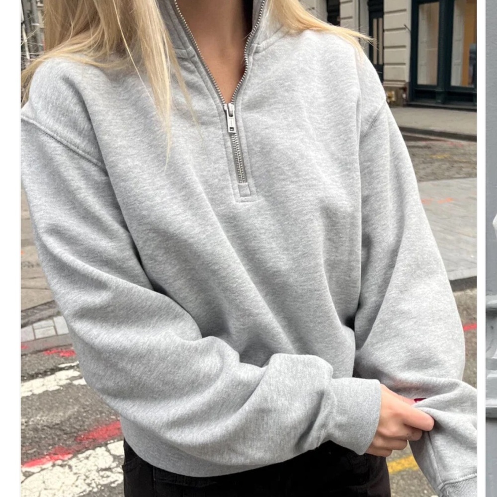 Brandy Melville Grey Quarter Zip  Sweatshirt S M - Picture 11 of 12